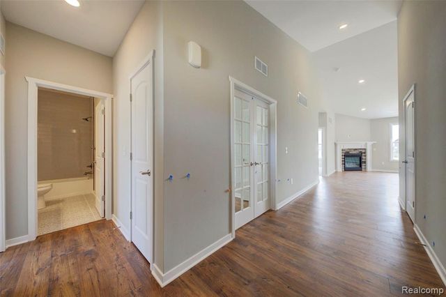 659 Round Rock Dr, Howell, MI 48843