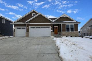 659 Round Rock Dr, Howell, MI 48843