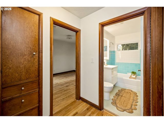 1527 N EMERSON St, Portland, OR 97217