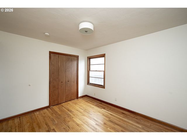 1527 N EMERSON St, Portland, OR 97217