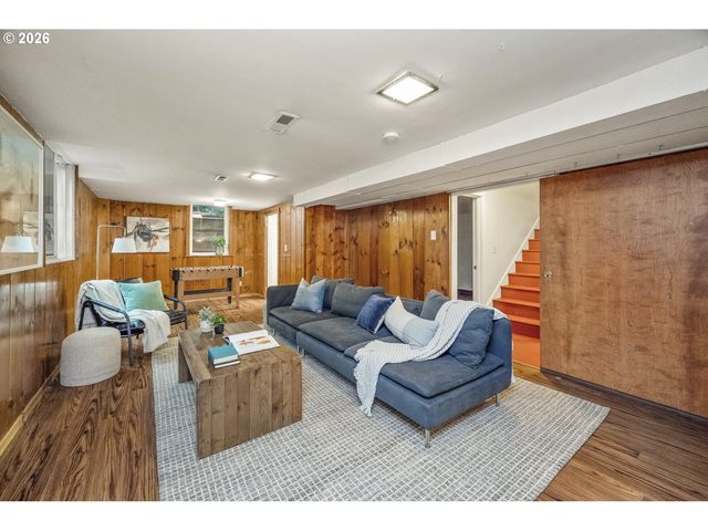 1527 N EMERSON St, Portland, OR 97217