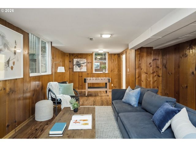 1527 N EMERSON St, Portland, OR 97217