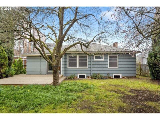 1527 N EMERSON St, Portland, OR 97217