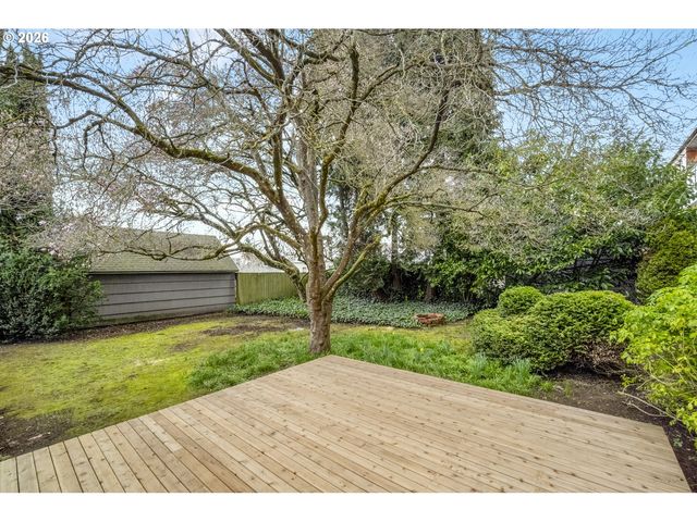 1527 N EMERSON St, Portland, OR 97217