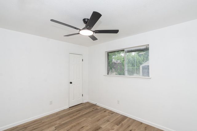 1918 Deerhurst Lane, Houston, TX 77088