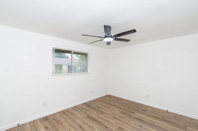 1918 Deerhurst Lane, Houston, TX 77088