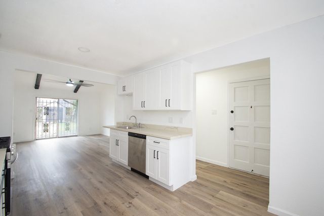 1918 Deerhurst Lane, Houston, TX 77088