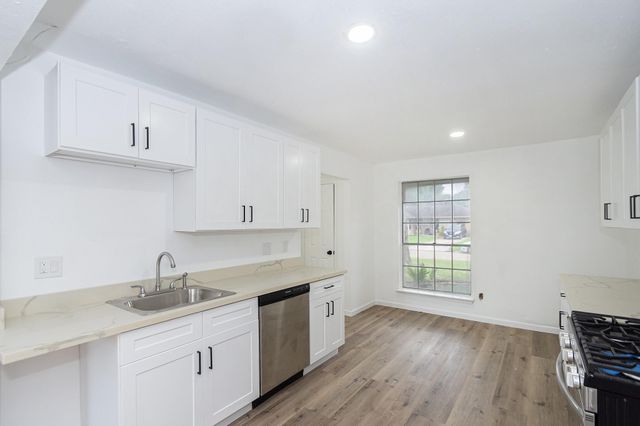 1918 Deerhurst Lane, Houston, TX 77088