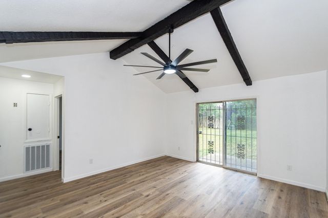 1918 Deerhurst Lane, Houston, TX 77088