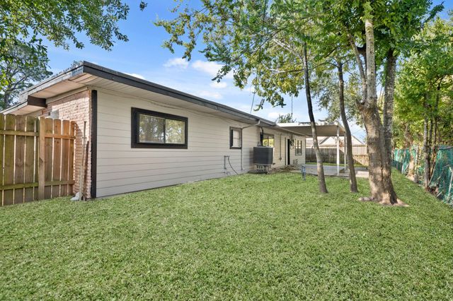 2808 28th Avenue N, Texas City, TX 77590