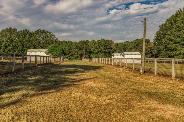 3927 N Fm 1486 Road, Montgomery, TX 77356