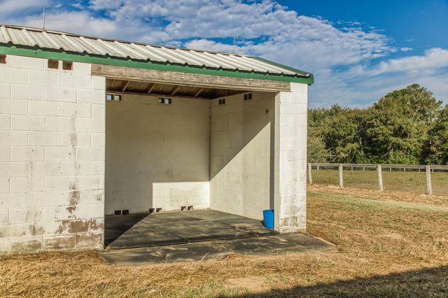 3927 N Fm 1486 Road, Montgomery, TX 77356