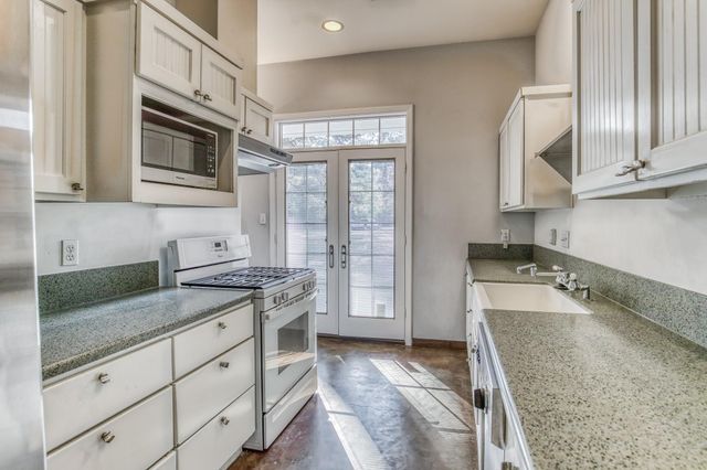 3927 N Fm 1486 Road, Montgomery, TX 77356