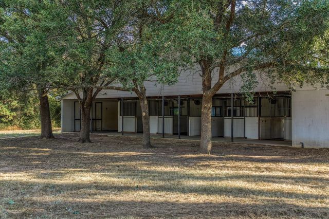 3927 N Fm 1486 Road, Montgomery, TX 77356
