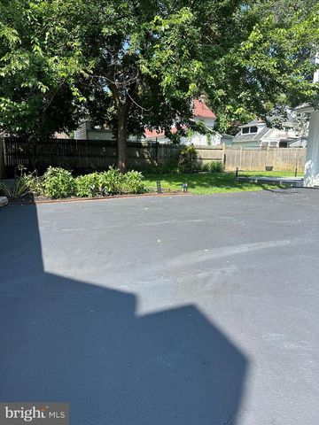 912 LINDALE AVE, Drexel Hill, PA 19026