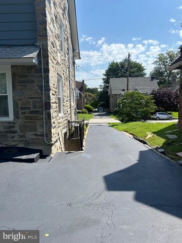 912 LINDALE AVE, Drexel Hill, PA 19026