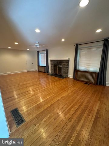 912 LINDALE AVE, Drexel Hill, PA 19026
