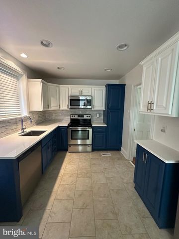 912 LINDALE AVE, Drexel Hill, PA 19026