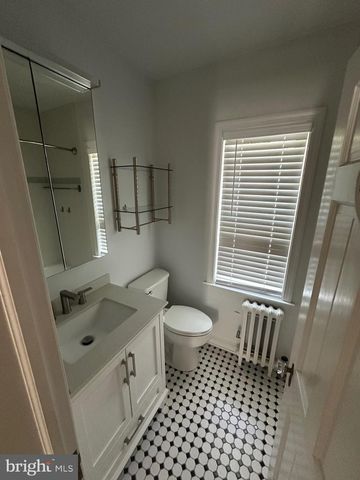 912 LINDALE AVE, Drexel Hill, PA 19026