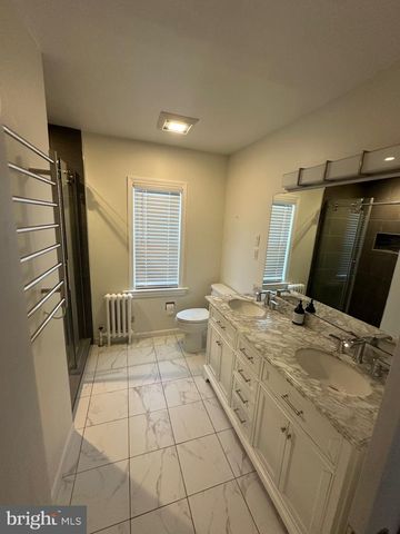 912 LINDALE AVE, Drexel Hill, PA 19026