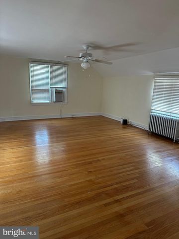 912 LINDALE AVE, Drexel Hill, PA 19026