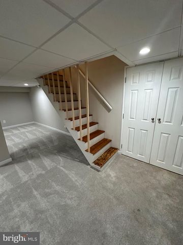912 LINDALE AVE, Drexel Hill, PA 19026