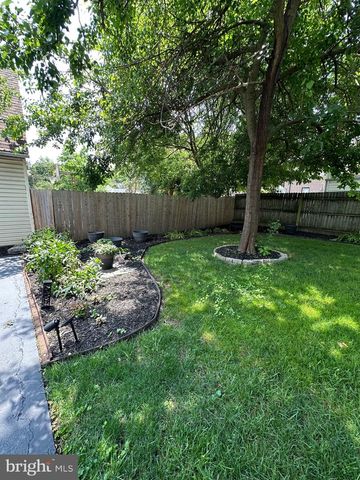 912 LINDALE AVE, Drexel Hill, PA 19026