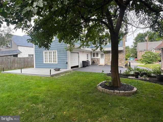 912 LINDALE AVE, Drexel Hill, PA 19026