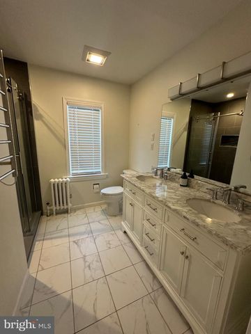 912 LINDALE AVE, Drexel Hill, PA 19026