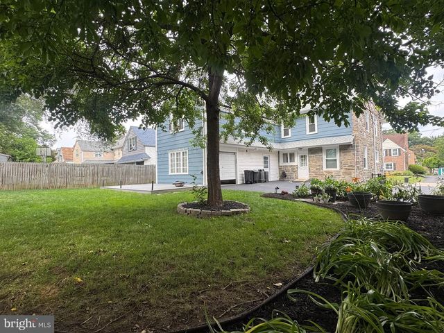 912 LINDALE AVE, Drexel Hill, PA 19026