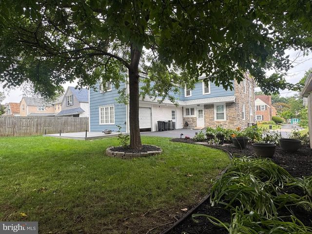 912 LINDALE AVE, Drexel Hill, PA 19026
