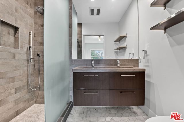 408 Kendall Avenue, Los Angeles, CA 90042