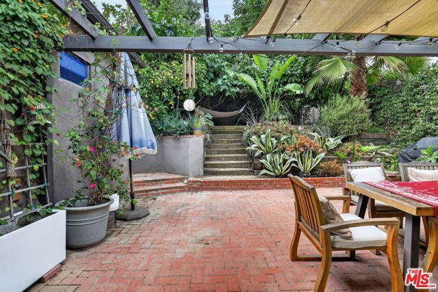 408 Kendall Avenue, Los Angeles, CA 90042