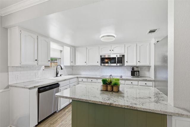 5813 Steeplewood Drive, North Richland Hills, TX 76180