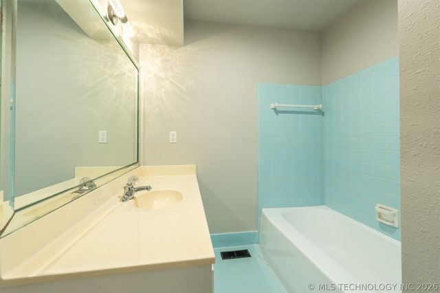 2150 S 80th East Avenue, Tulsa, OK 74129