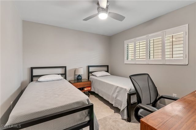 788 Park Shore DR B34, Naples, FL 34103