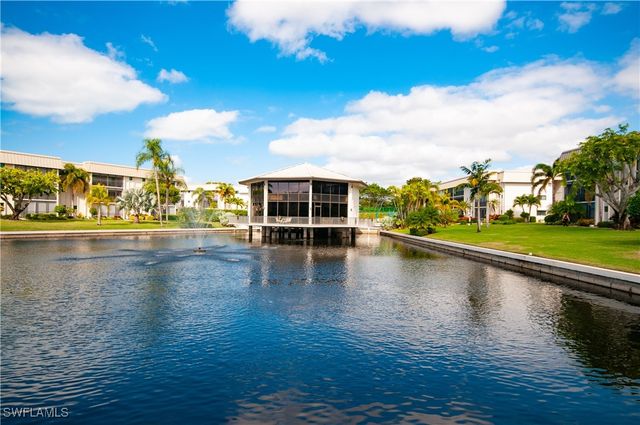 788 Park Shore DR B34, Naples, FL 34103