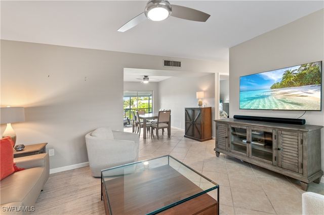 788 Park Shore DR B34, Naples, FL 34103