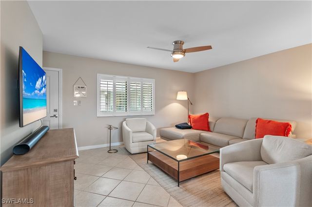 788 Park Shore DR B34, Naples, FL 34103