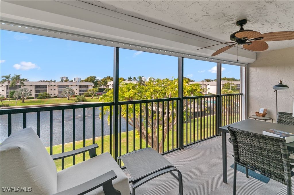 788 Park Shore DR B34, Naples, FL 34103