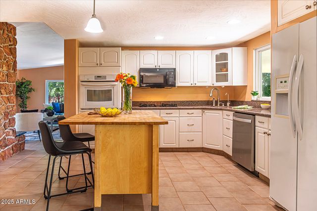 41 Country Lane, Sedona, AZ 86336