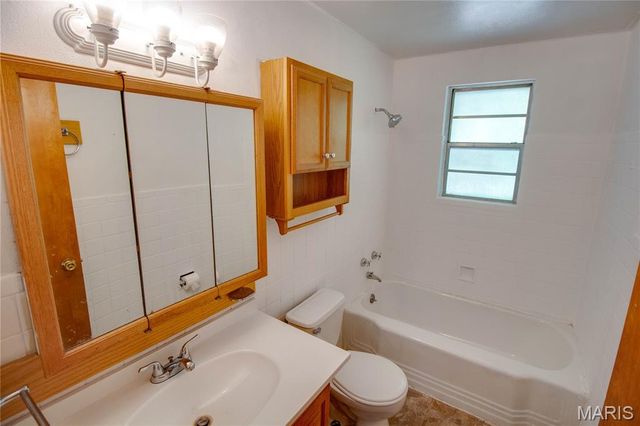 5 Columbus Drive, Belleville, IL 62226