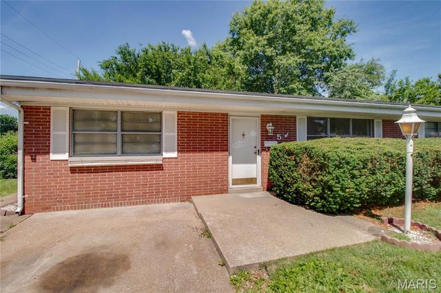 5 Columbus Drive, Belleville, IL 62226