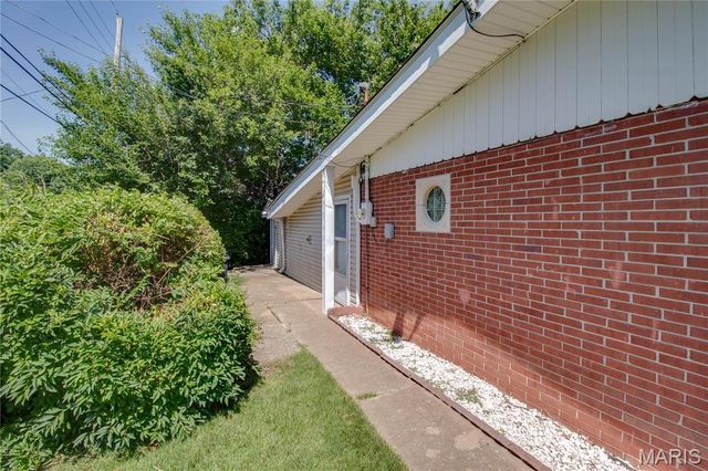 5 Columbus Drive, Belleville, IL 62226