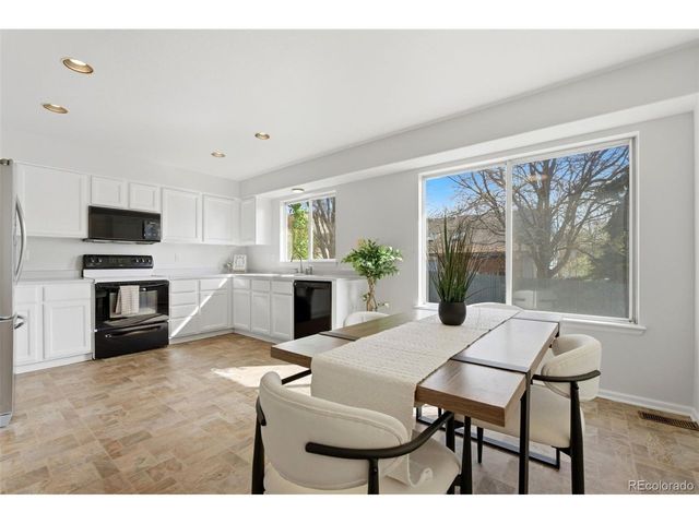 2164 S Waco St, Aurora, CO 80013