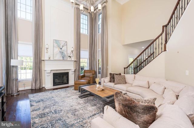 15214 GOLF VIEW DR, Haymarket, VA 20169