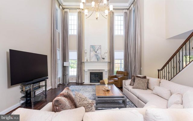 15214 GOLF VIEW DR, Haymarket, VA 20169