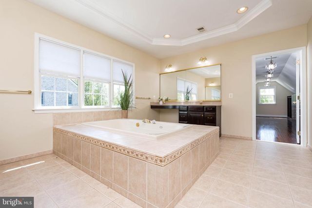 15214 GOLF VIEW DR, Haymarket, VA 20169