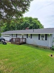 3291 Bella Vista Drive, Lafayette, NY 13084