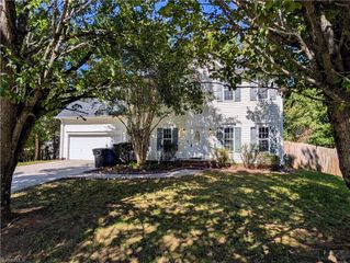 1020 Woodland Pointe Drive, Kernersville, NC 27284